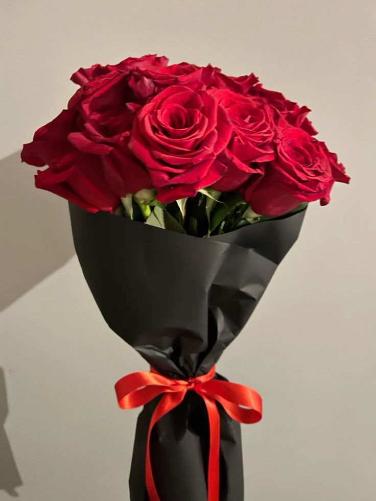 Amour Rouge — Red roses, dressed for the night